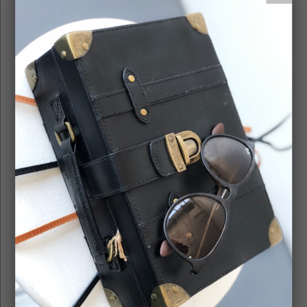 Most wanted U.S.A Wonderment Trunk Bag